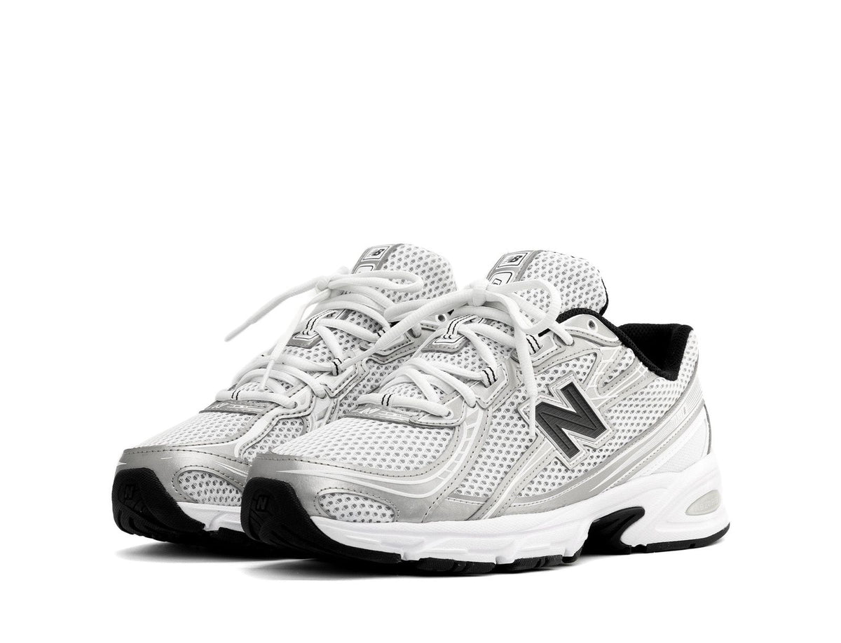 New balance 740 silver black logo