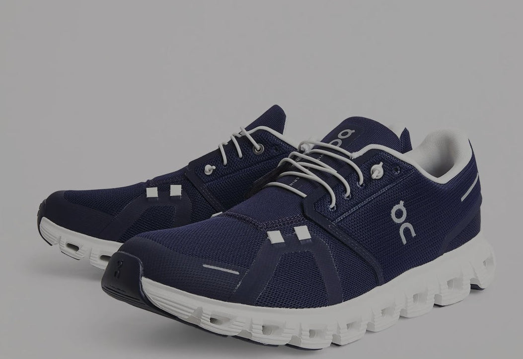 On Cloud 6 trainers in navy white